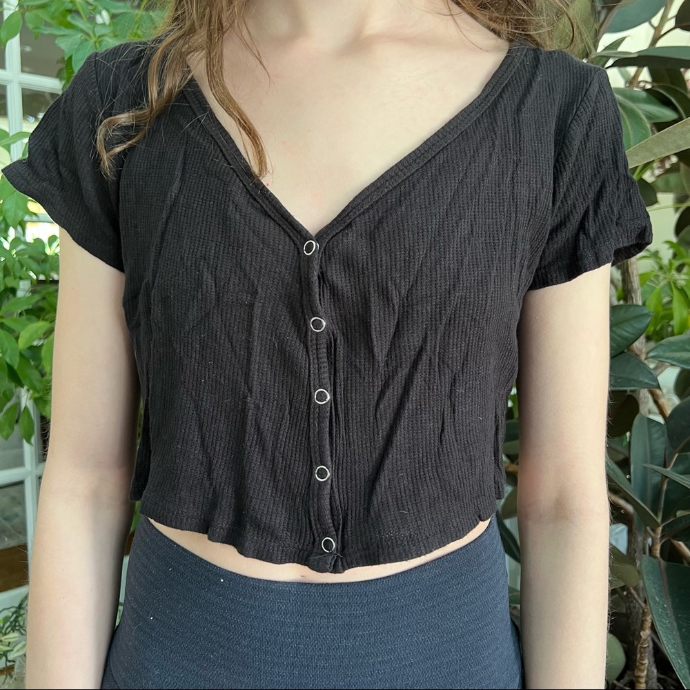 Black knit crop top
